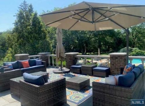 66 Woodcliff Lake Rd, Upper Saddle River, NJ 07458-3114