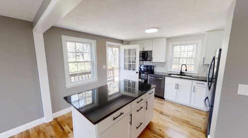 36 Shingle Mill Dr, Nashua NH  03062-2139 exterior