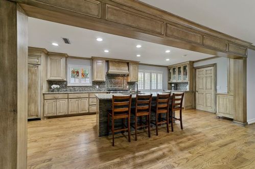 10526 Berry Knl Dr, Dallas TX  75230-4245 exterior