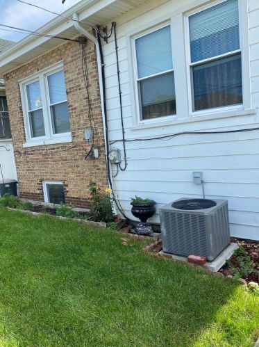 6438 Fairfield Ave, Chicago IL  60645-5211 exterior