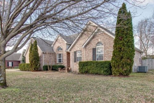 2012 Isis Ct, Murfreesboro, TN 37128-5390