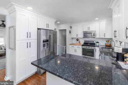 1205 Oakwood Rd, Haddonfield NJ 08033-3632 exterior