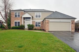 424 Prairieview Pkwy, Pingree Grove IL  60140-9626 exterior