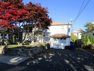4 Harding St, Norwalk, CT 06854-2802