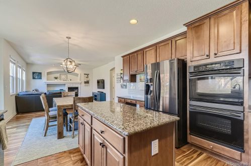 24561 Ontario Dr, Aurora CO 80016-6072 exterior