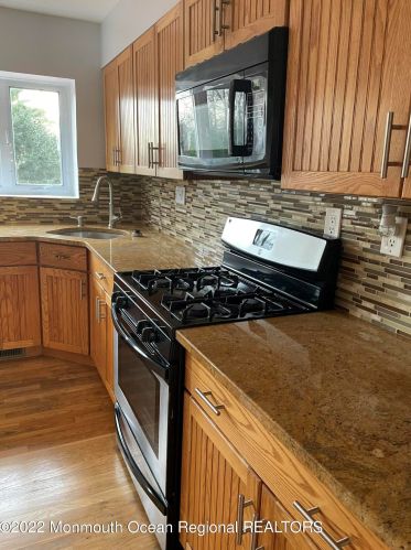 110 Cold Indian Springs Rd, Tinton Falls NJ  07712-3246 exterior