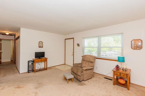 50 Ville Teresa Ct, Hazelwood, MO 63042-1623