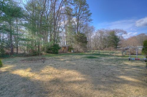 3 Harvard Rd, Gales Ferry, CT 06335-1412