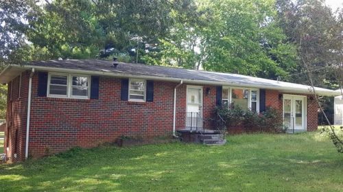 201 Crosby Dr, Dickson, TN 37055-1016