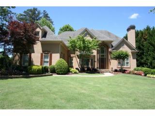 625 Falls Lake Dr, Alpharetta, GA 30022-8059
