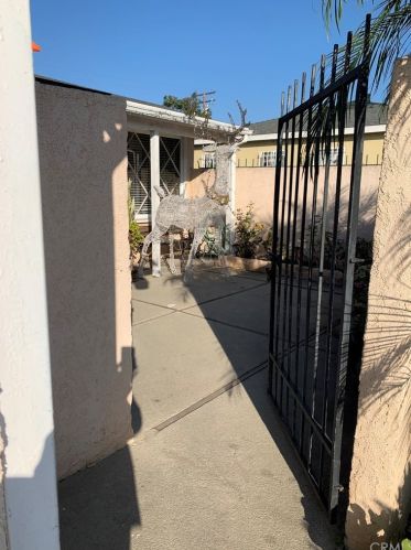 917 138th St, Compton, CA 90222-3432