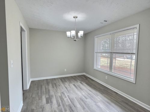 209 Randall Dr, Carrollton, GA 30117-8503