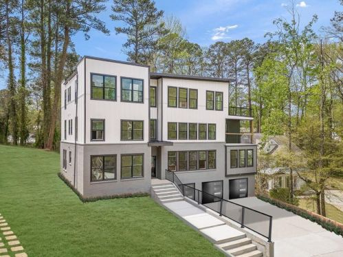 2110 Fairway Cir, Atlanta, GA 30331-7102
