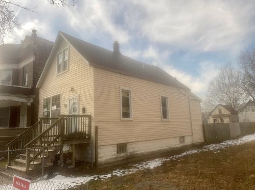5608 Marshfield Ave, Chicago, IL 60636-1218