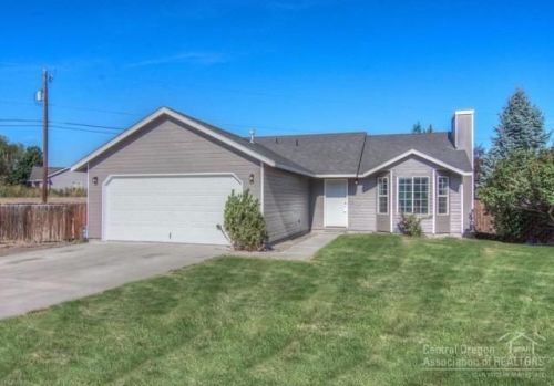 2825 27th Ct, Eagle Crest, OR 97756-8909