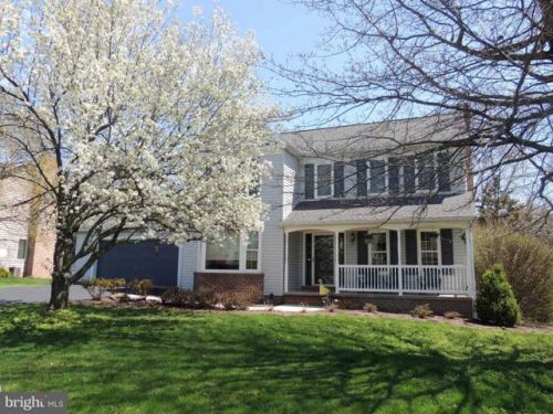 1824 Barrington Dr, York, PA 17408-1006