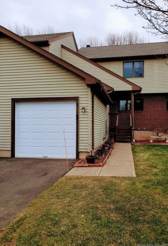 6 Mallard Ln, Hartford, CT 06111-4589
