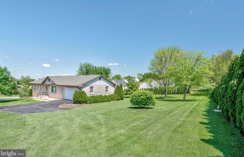3791 Old Joseph Rd, York, PA 17408-8829