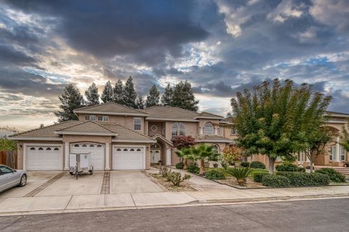 2830 Castleview Dr, Turlock, CA 95382-7000