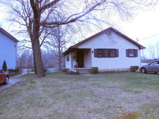 712 Front St, Glendora, NJ 08029-1020