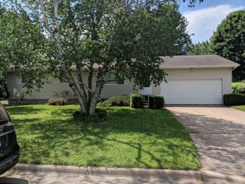 238 Edgeview Dr, Rollingstone, MN 55969-9771