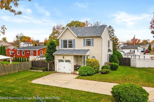 125 Shoreland Ter, Middletown NJ  07748-6212 exterior