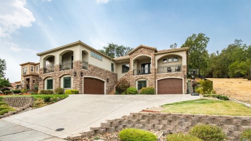 2030 Zinfandel Ct, Vacaville, CA 95688-2829