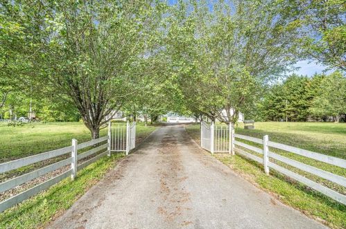 1128 Rainey Rd, Temple, GA 30179-3569