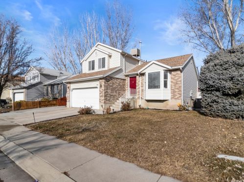1146 Athleen Dr, Taylorsville, UT 84084-3550