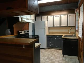 9 Canyon Ct, Bellingham, WA 98229-7757