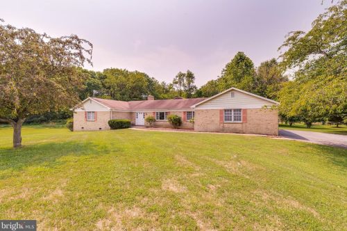 492 Ella Dr, Shepherdstown, WV 25443-4167