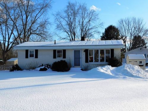 1 Meridian Dr, Dover, NH 03820-4511