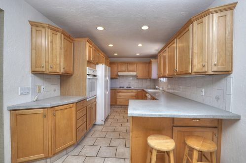 6261 Momouth Ave, Santa Barbara, CA 93117-2035