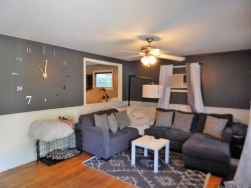 102 Oldham Ave, Waterbury, CT 06705-3032