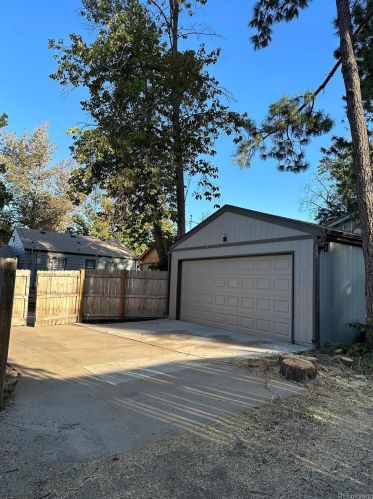 3829 Logan St, Englewood, CO 80113-3722