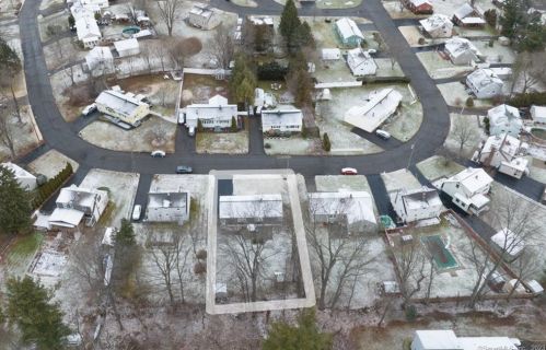 26 Sunrise Cir, Wallingford CT  06492-3225 exterior
