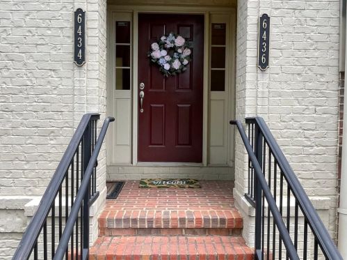 6436 Chariot St, Atlanta, GA 30328-4298