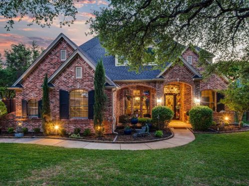 9301 Dosier Cv, Fort Worth TX  76179-3284 exterior