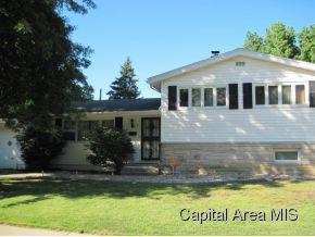 8 Bel Aire Dr, Springfield, IL 62703-4406