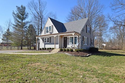 4315 Aicholtz Rd, Cincinnati, OH 45245-1504