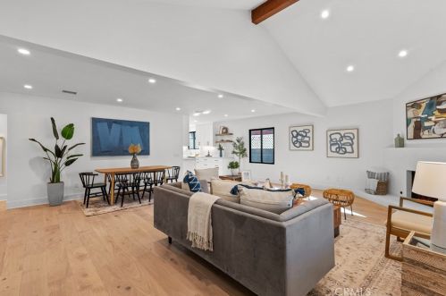5326 Forbes Ave, Van Nuys CA  91436-1004 exterior