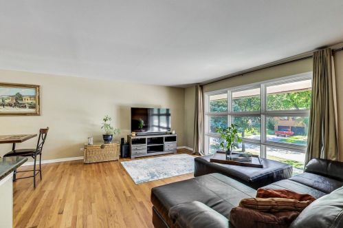 164 Williams Dr, Palatine, IL 60074-5631