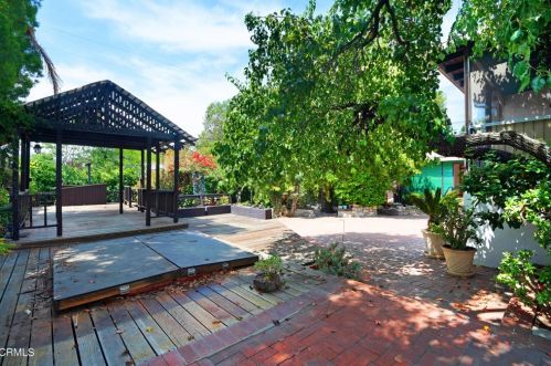 2362 Chapman Rd, Glendale CA  91214-3013 exterior
