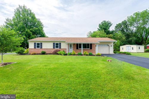 3450 Duff Ave, Lancaster, PA 17601-1108