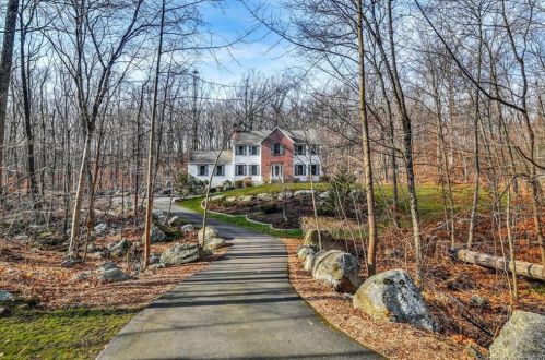 48 Fox Run, Upper Stepney, CT 06468-2835