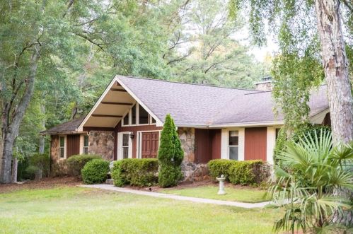 2950 Clegg Farm Rd, Social Circle, GA 30025-3909