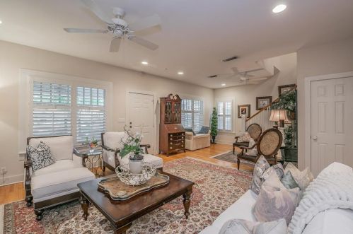 1704 Virginia Pl, Fort Worth TX  76107-2434 exterior