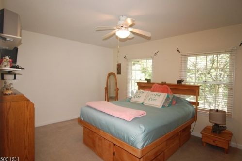 4 Everest Dr, Hackettstown NJ  07840-2844 exterior