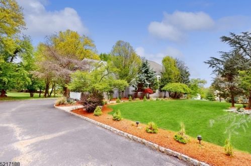 9 Jenna Ct, Scotch Plains, NJ 07076-3411