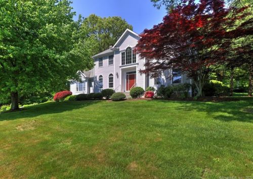 12 Whipporwill Dr, Huntington, CT 06484-5953